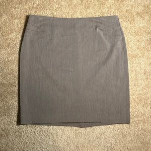 🤑SALE 3 for $20!🤑 Anne Klein pencil skirt, in taupe, size 12, great staple